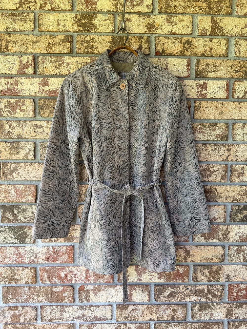 Brandon Thomas 100% Leather Coat Women’s Size Medium Snakeskin Excellent!